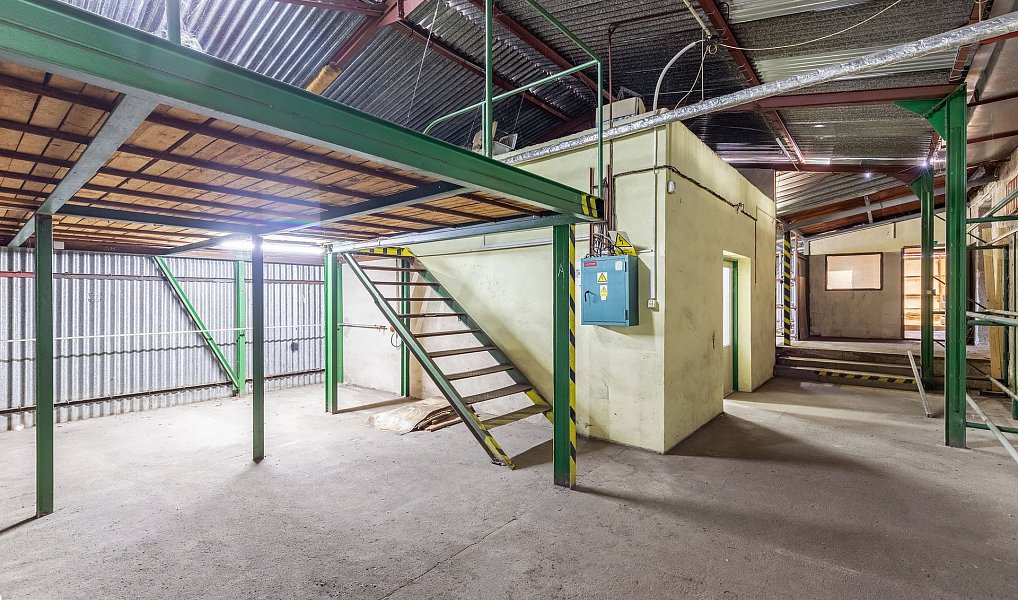 Prodej obchodních prostor 484 m², Drnholec – náhled fotky 7