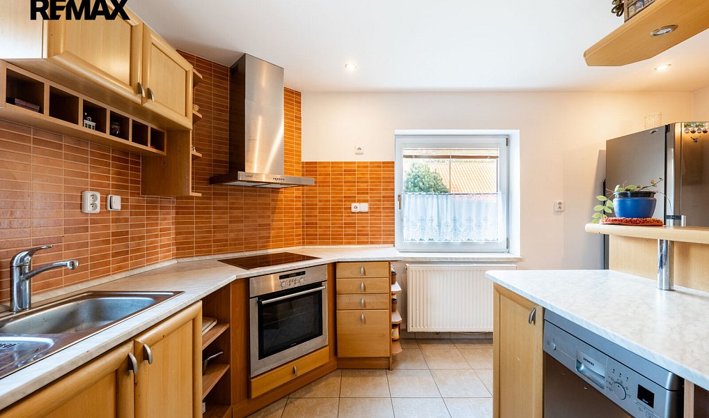 Prodej domu 220 m² s pozemkem 2 087 m², Hvozdec – náhled fotky 8