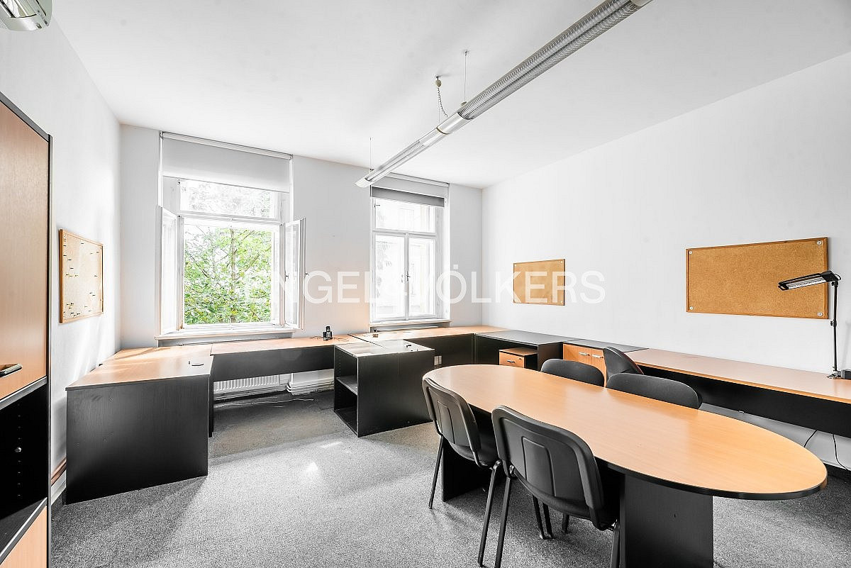 Pronájem kanceláře 277 m² – fotografie 4