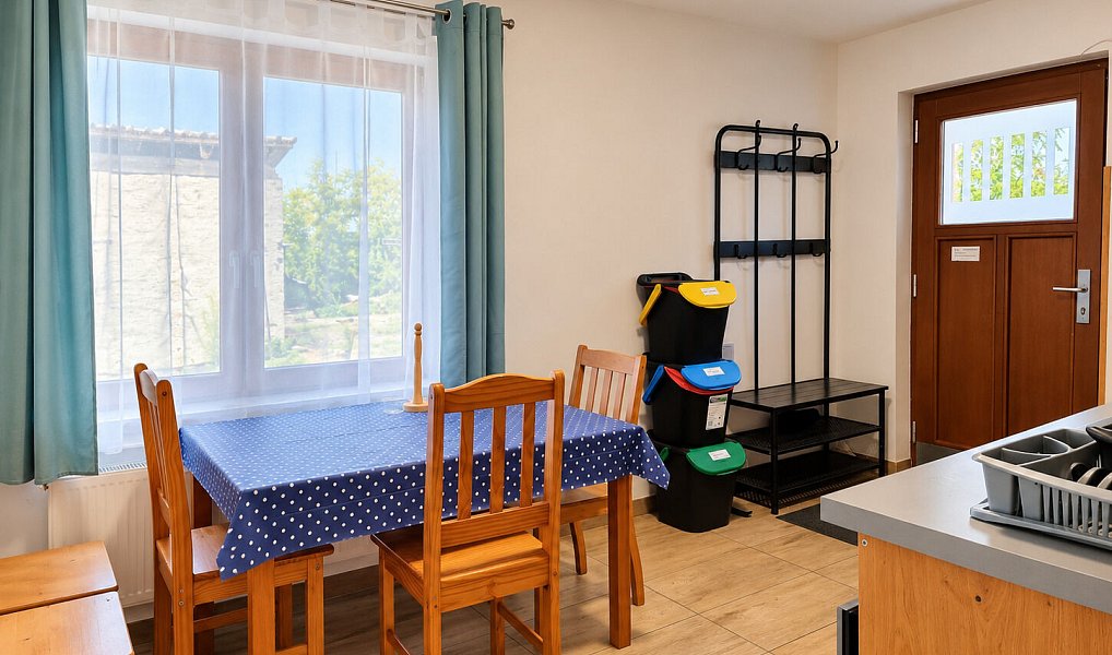 Pronájem bytu 2+1 62 m², Těchařovice – náhled fotky 4