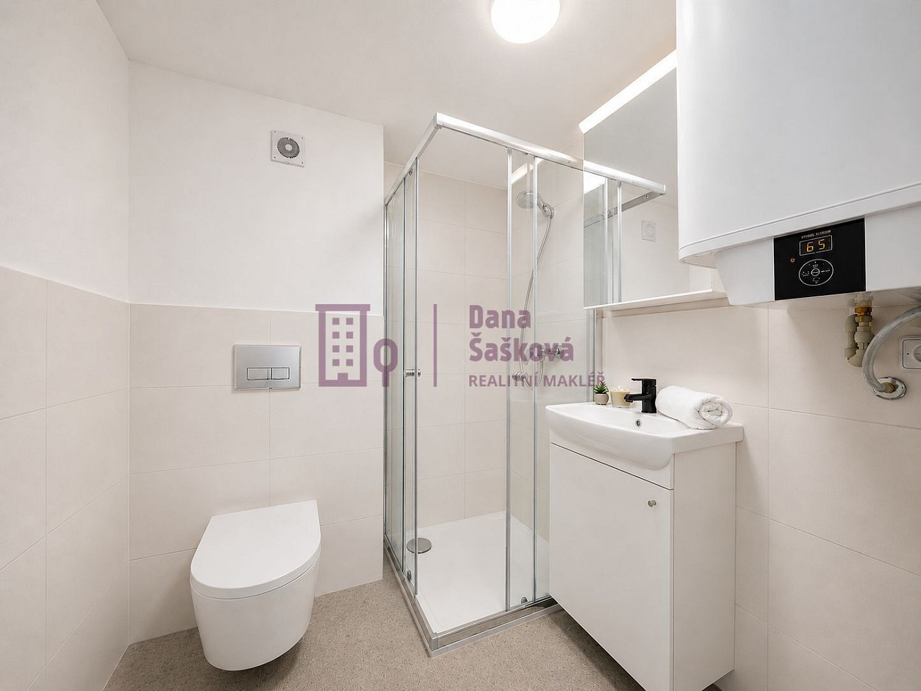 Pronájem bytu 2+kk 34 m² – fotografie 2