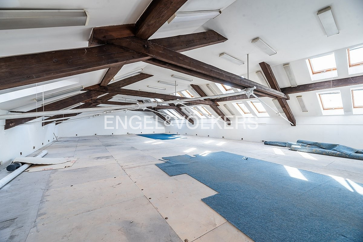 Pronájem kanceláře 287 m²
