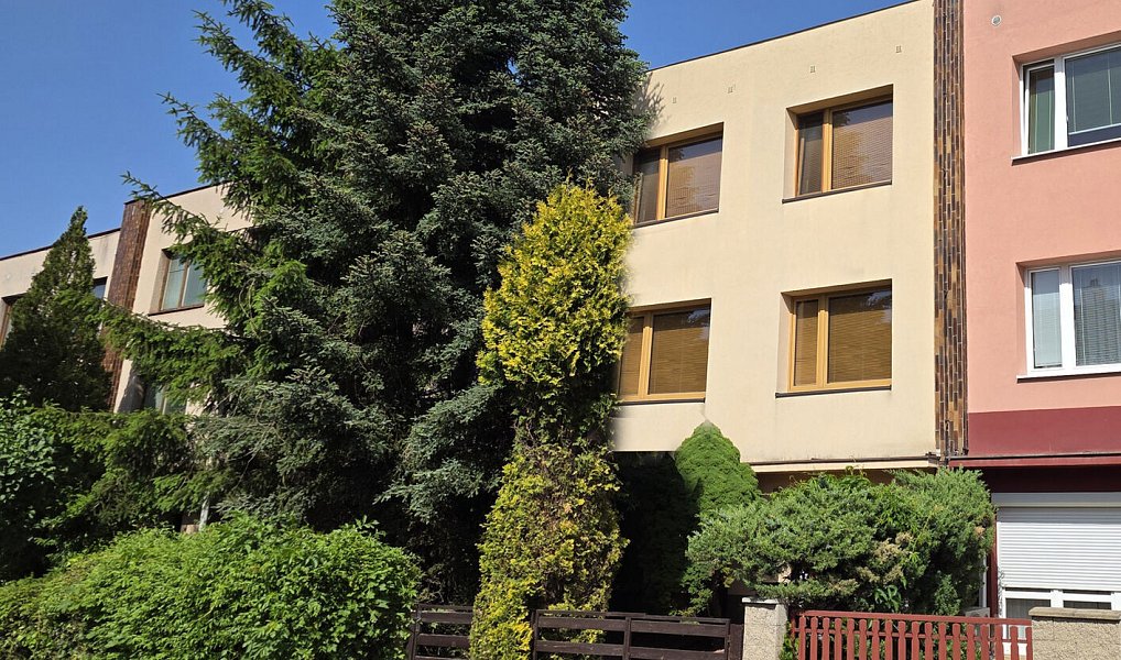 Prodej domu 250 m² s pozemkem 342 m², Praha – náhled fotky 2