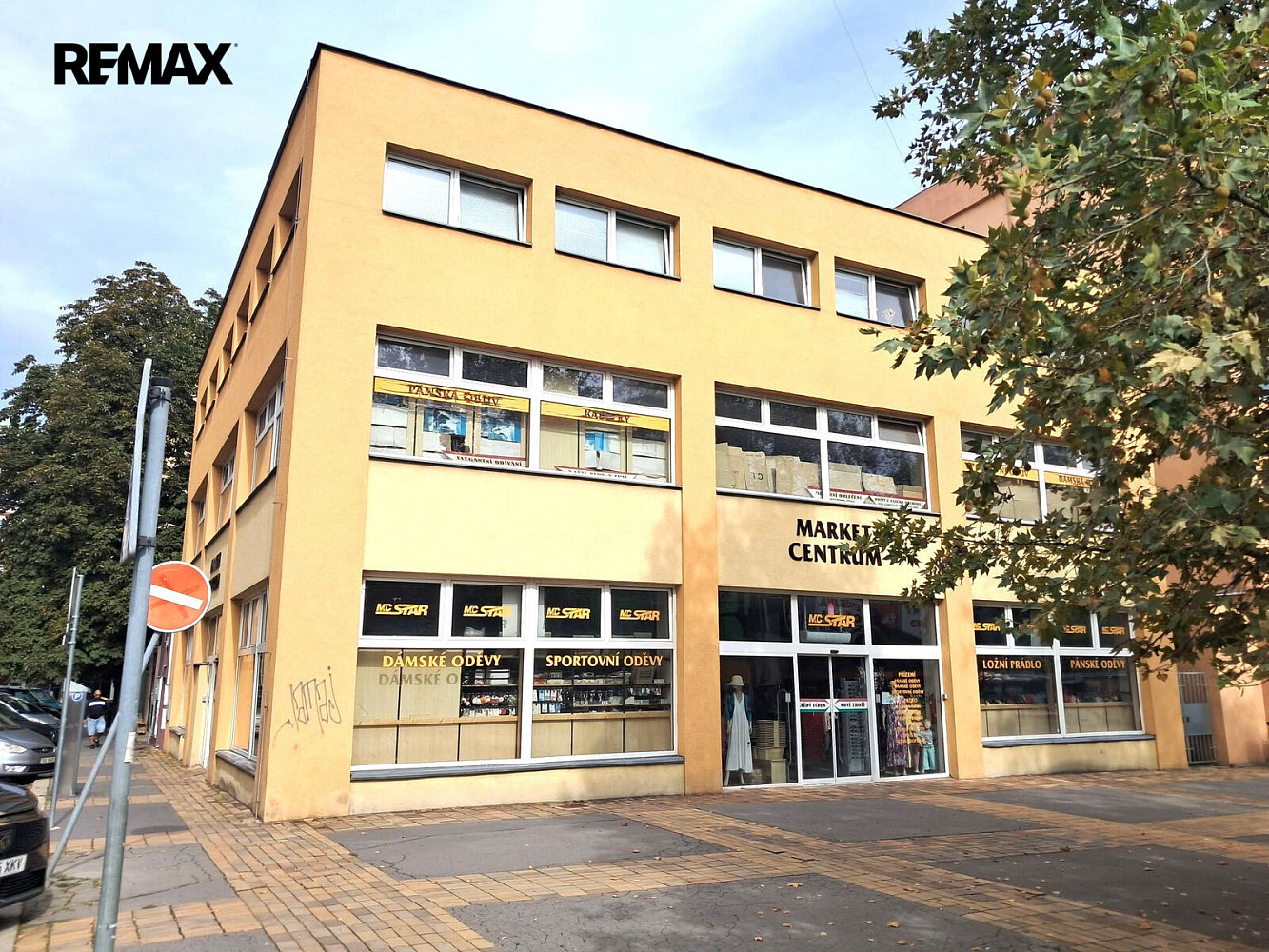 Pronájem obchodních prostor 769 m²