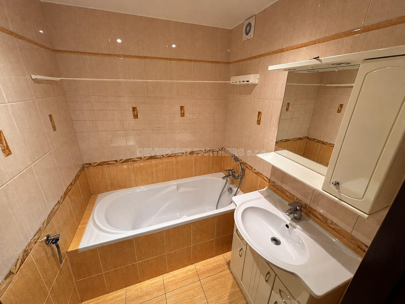 Prodej bytu 1+1 40 m² – fotografie 2