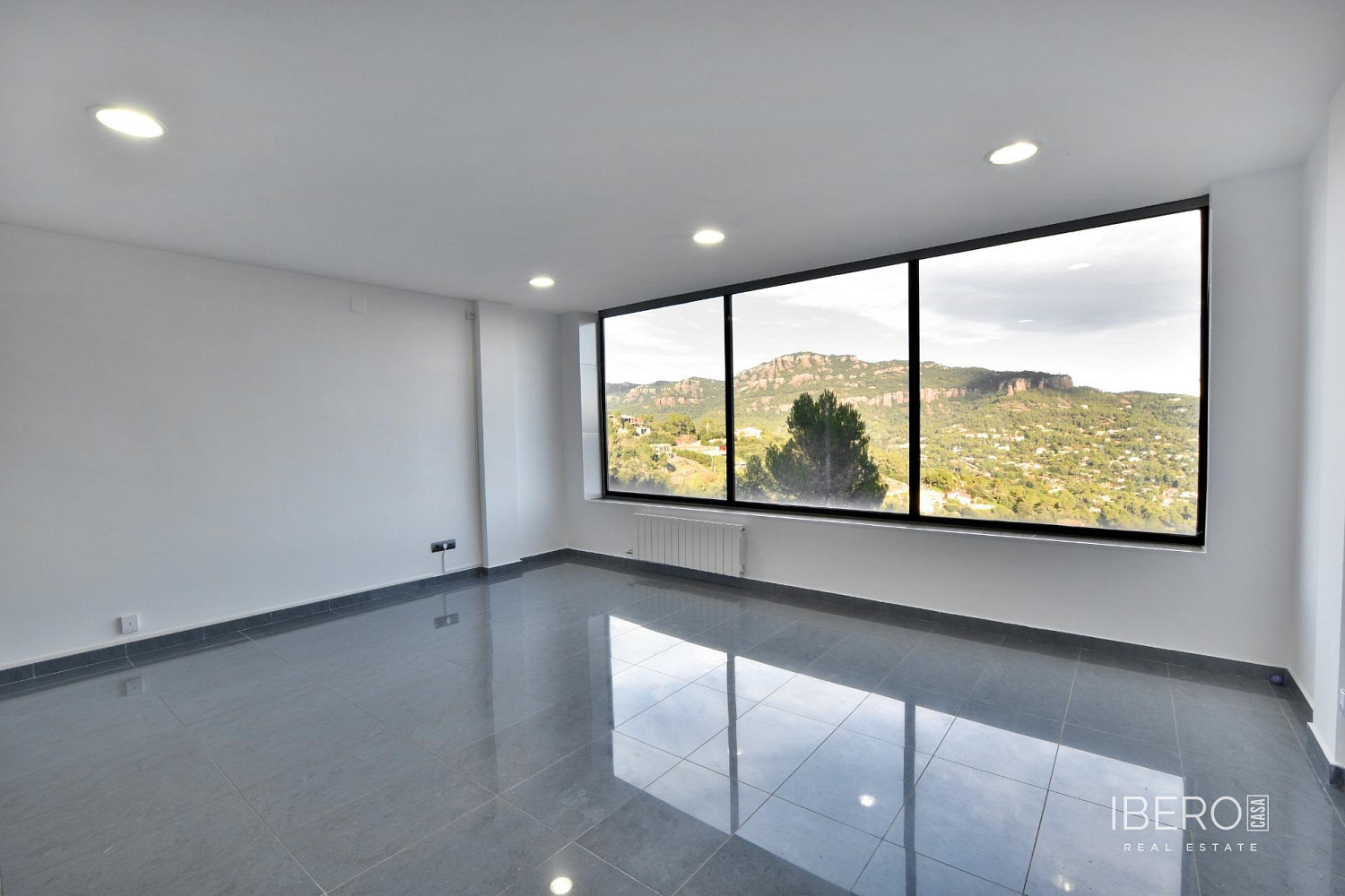 Prodej domu 240 m² s pozemkem 2 177 m²