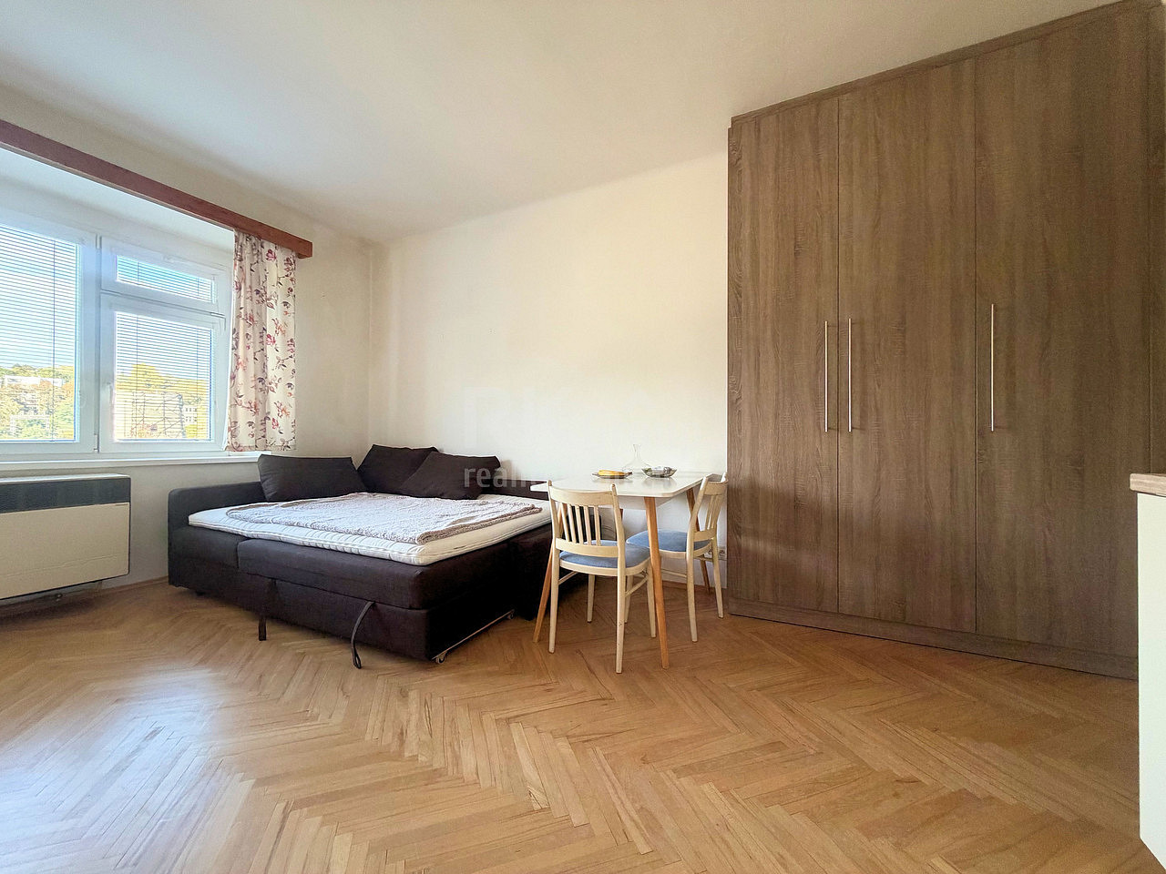 Pronájem bytu 1+kk 27 m² – fotografie 3