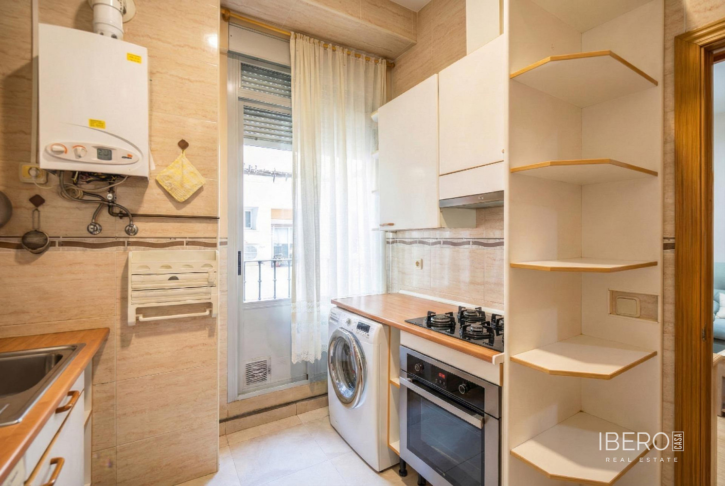 Prodej bytu 3+kk 65 m² — photo 2