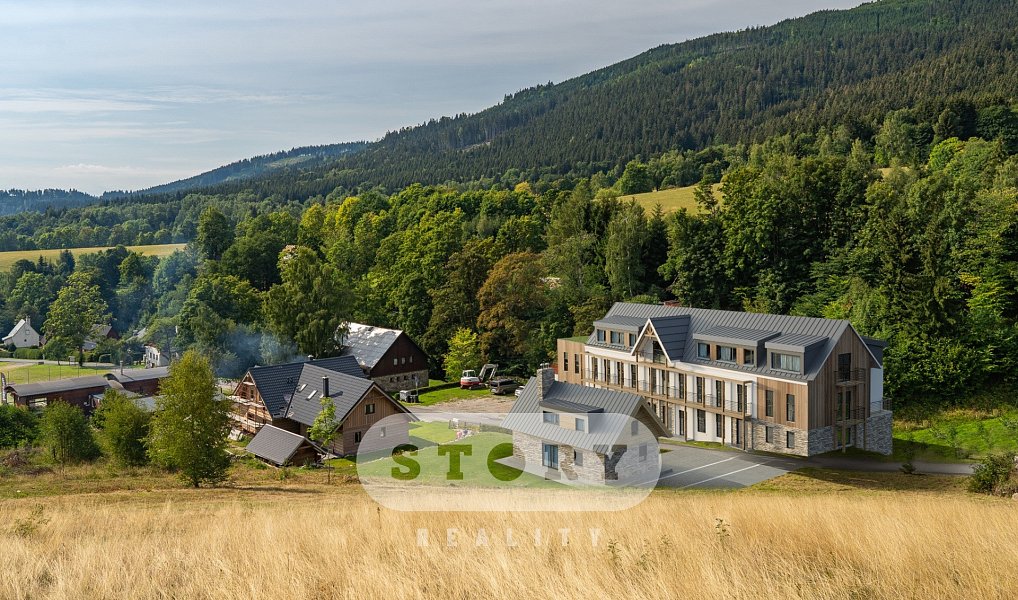 Prodej ubytovacího objektu 1 407 m², Staré Město – náhled fotky 9