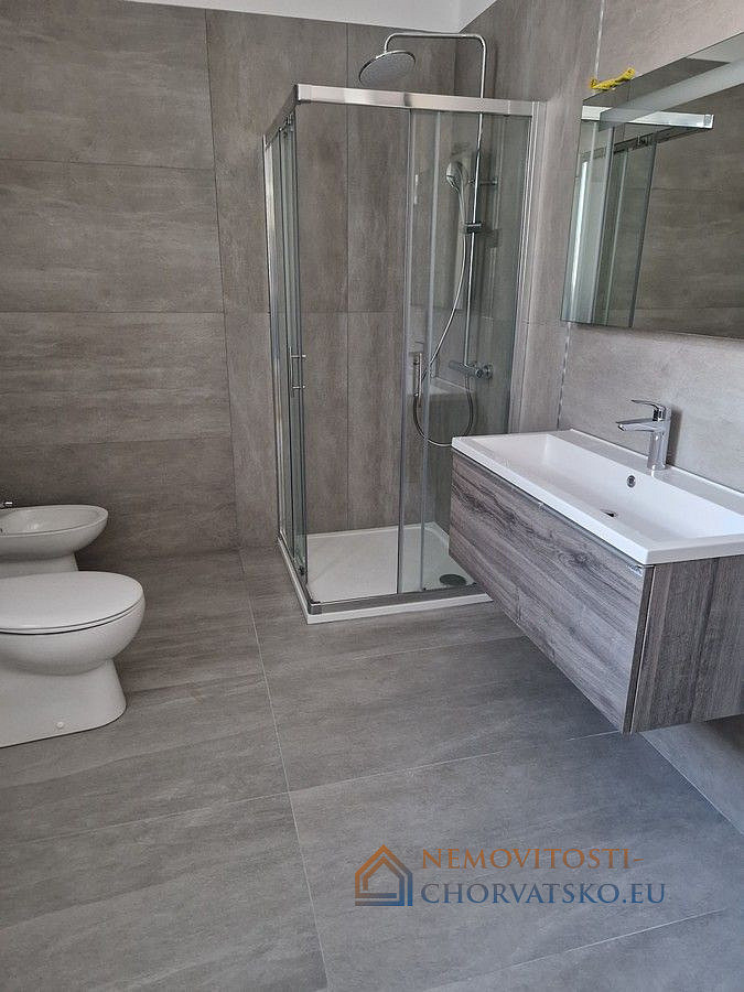 Pronájem domu 390 m² s pozemkem 784 m² - Ansicht 6