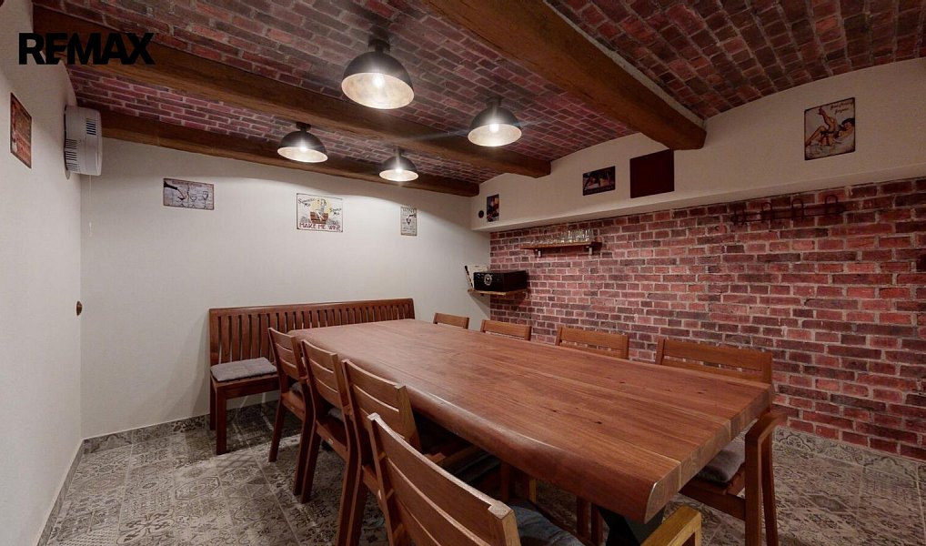 Prodej ubytovacího objektu 655 m², Dolní Dunajovice – náhled fotky 3