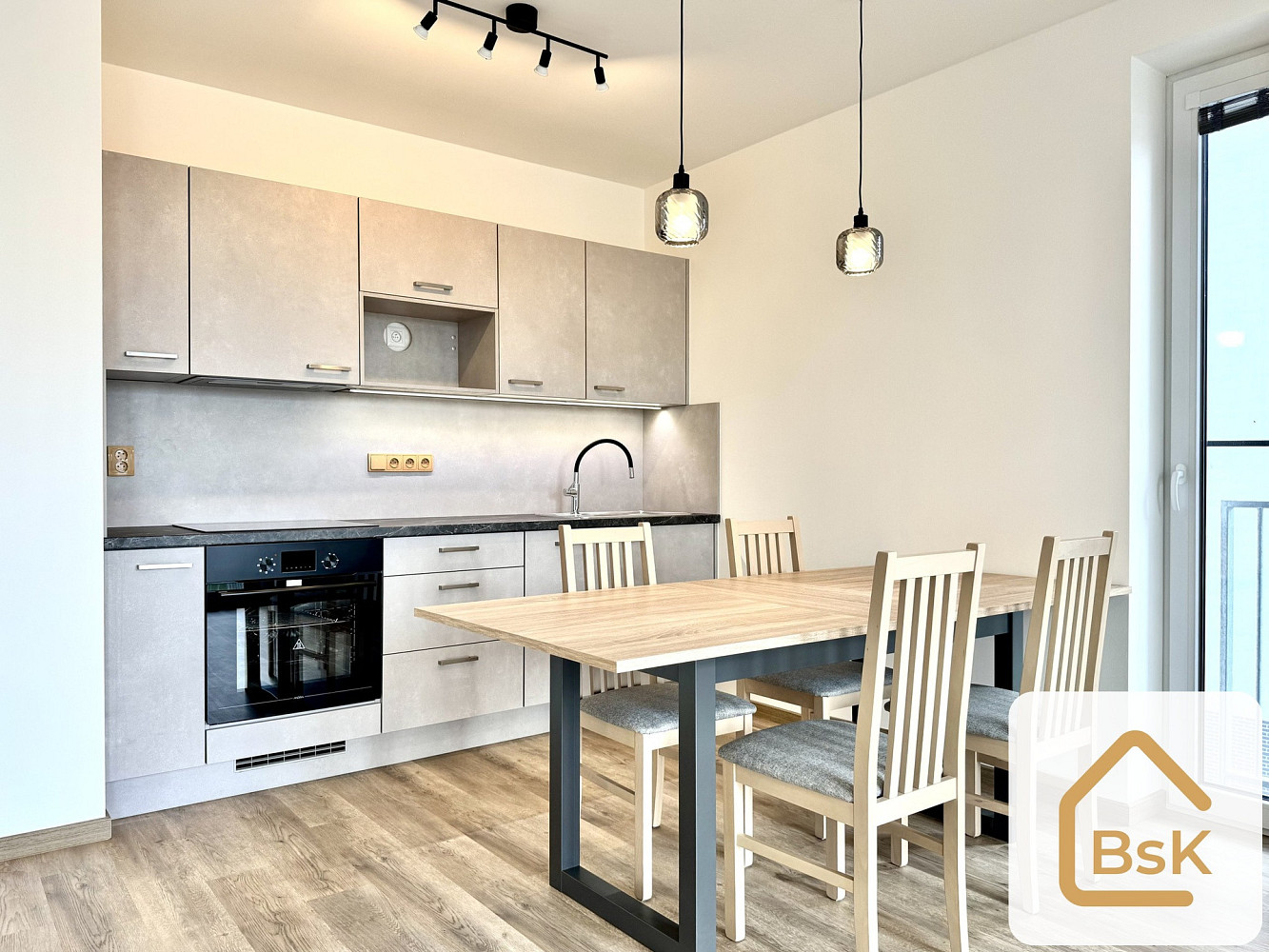 Pronájem bytu 1+kk 39 m²