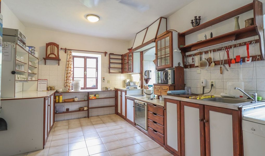 Prodej ubytovacího objektu 550 m², Kašperské Hory – náhled fotky 8