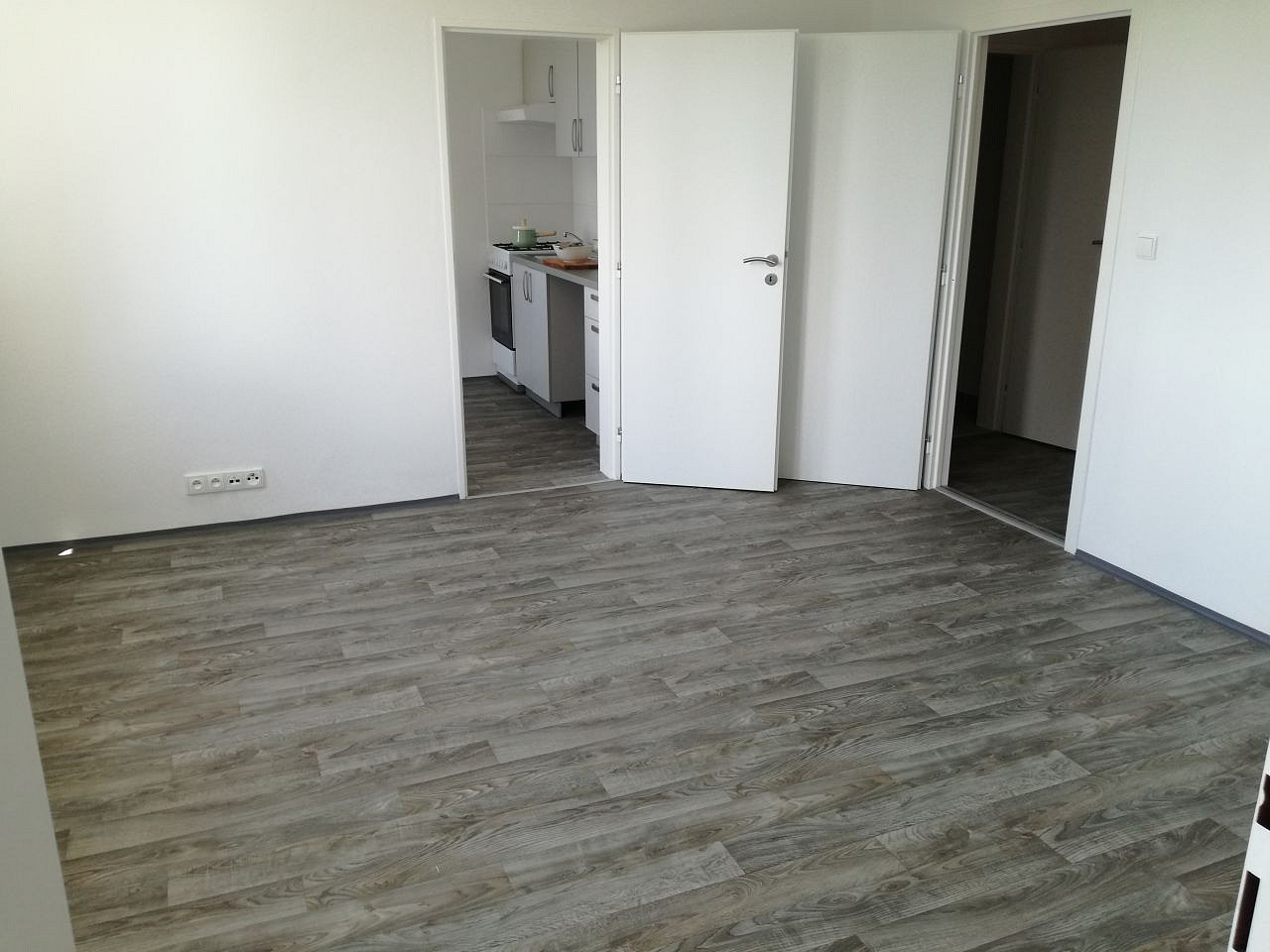 Pronájem bytu 2+1 44 m² – fotografie 4