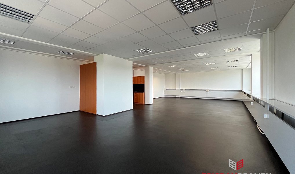 Pronájem kanceláře 113 m², Hradec Králové – náhled fotky 2