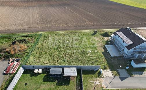 Prodej stavebního pozemku 1 066 m², Nedomice, okres Mělník
