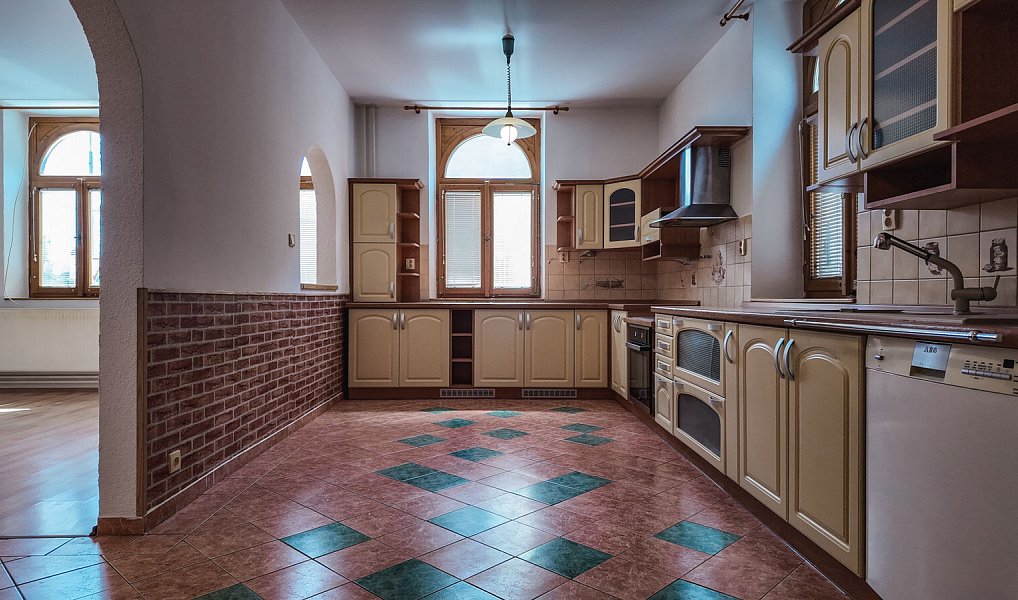 Prodej domu 140 m² s pozemkem 737 m², Polička – náhled fotky 2