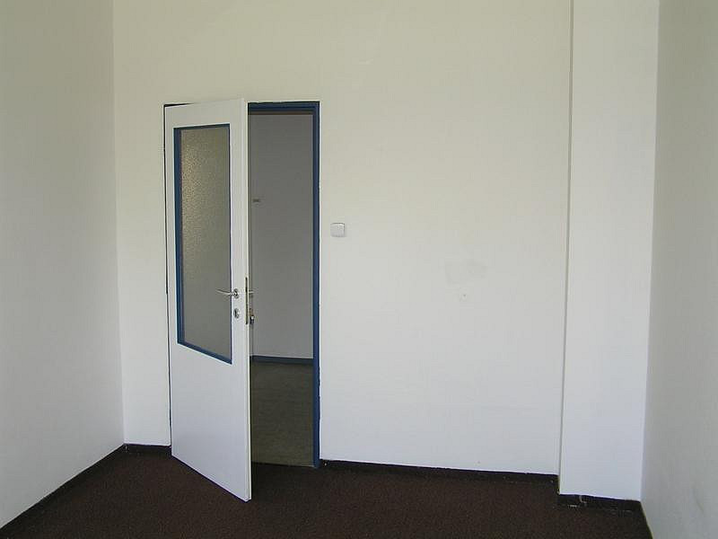 Pronájem kanceláře 14 m² – fotografie 5