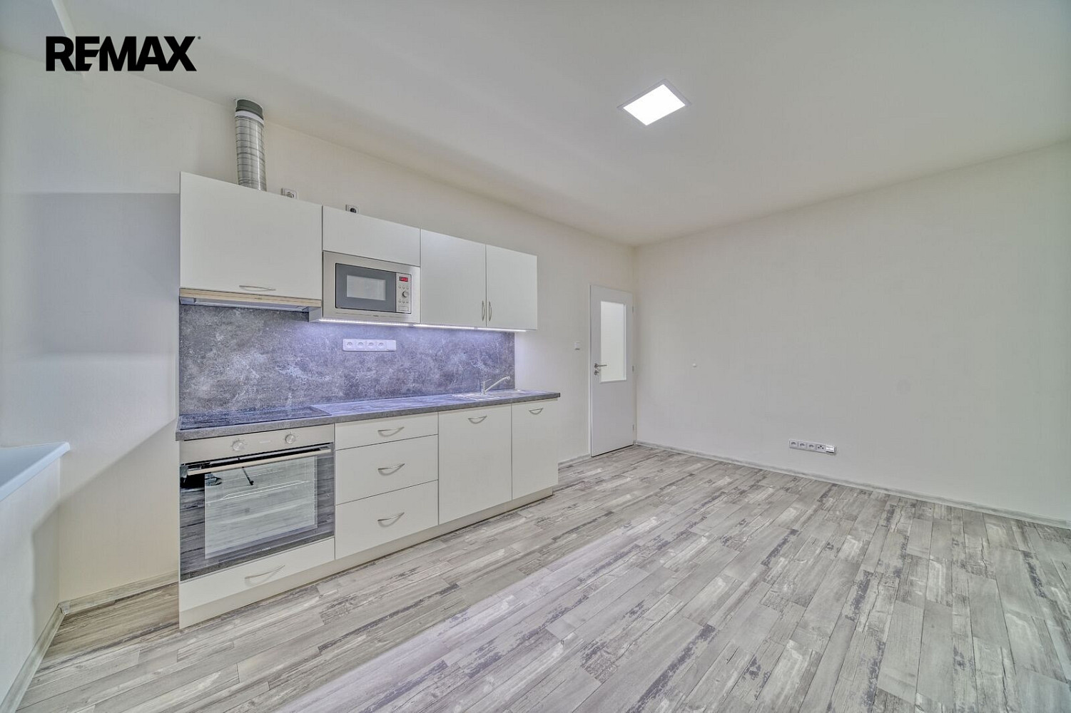 Pronájem bytu 2+kk 41 m² – fotografie 5