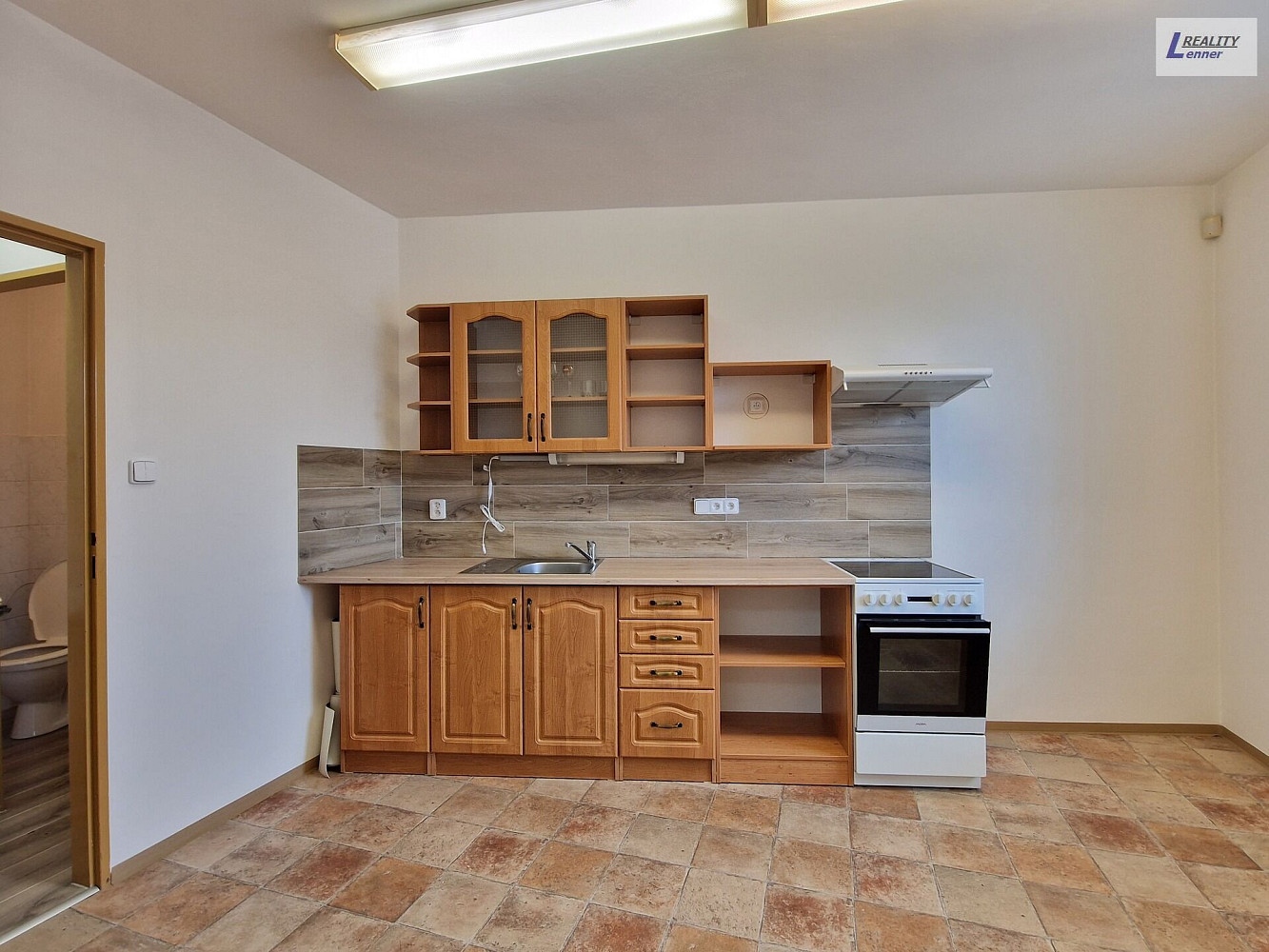 Pronájem kanceláře 65 m² – fotografie 5