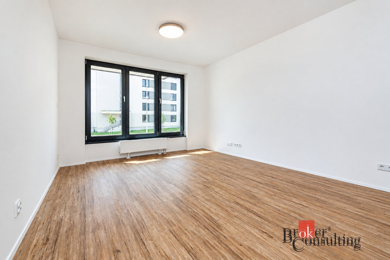 Pronájem bytu 1+kk 30 m² – fotografie 5