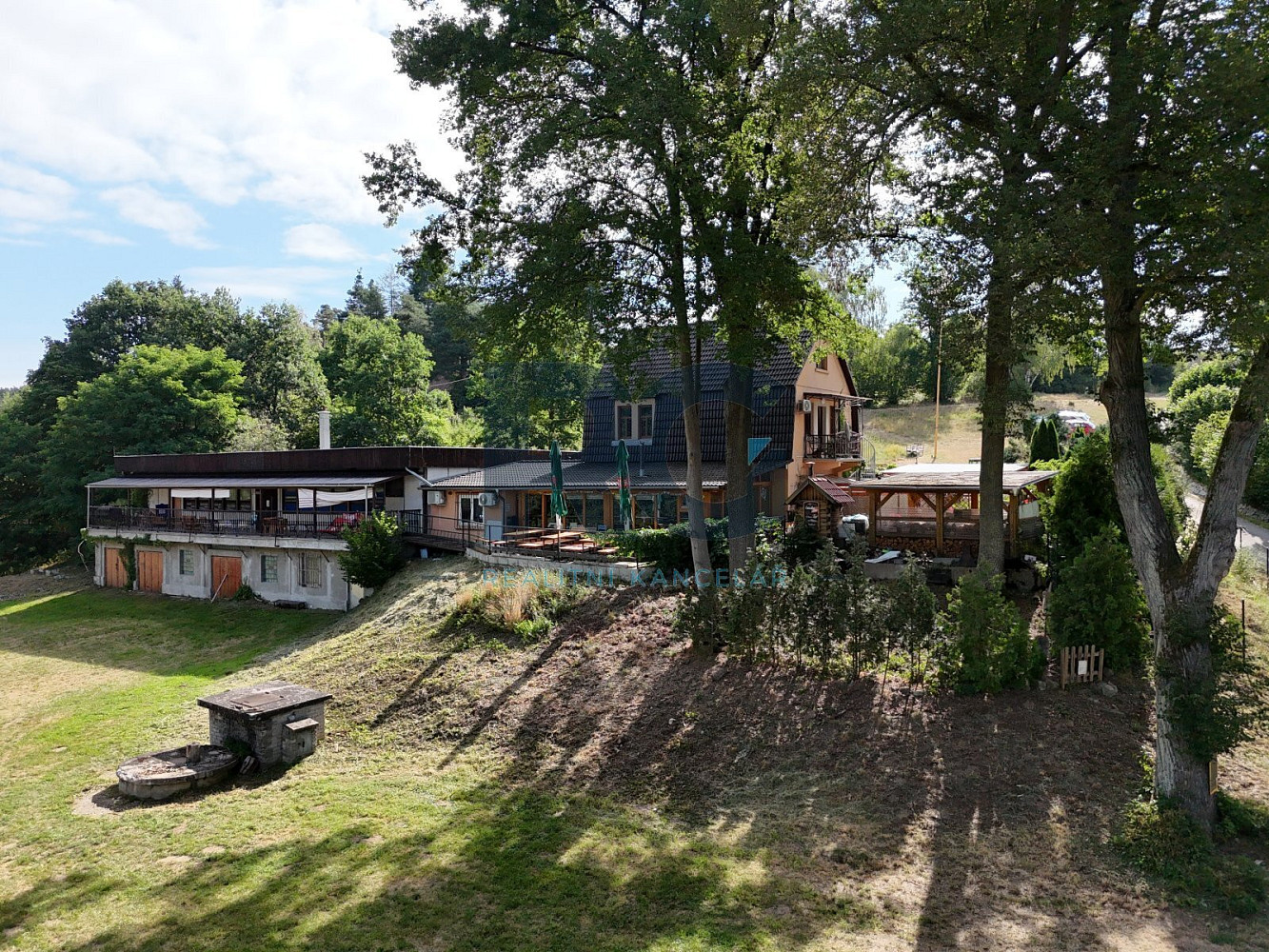 Prodej obchodních prostor 822 m² – fotografie 3