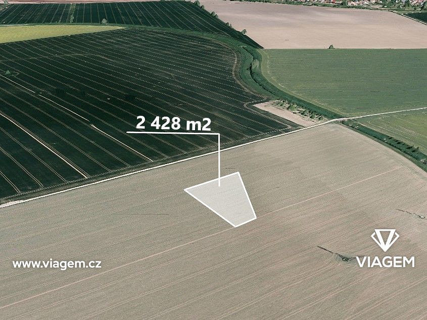 Prodej pole 2 428 m²