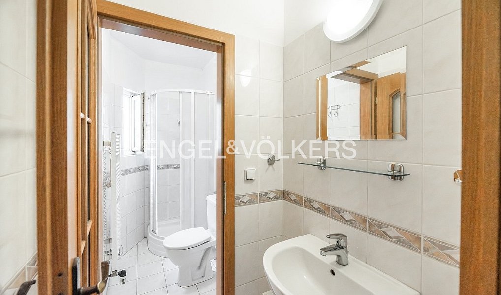 Pronájem bytu 4+kk 221 m², Praha – náhled fotky 14