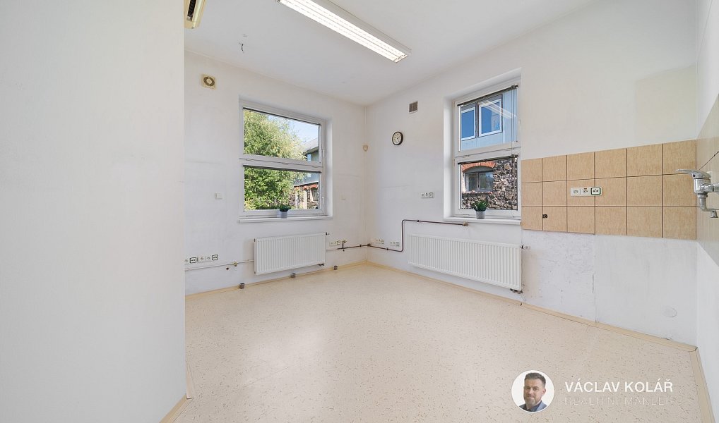 Prodej komerčního objektu (jiného typu) 134 m², Nová Paka – náhled fotky 11