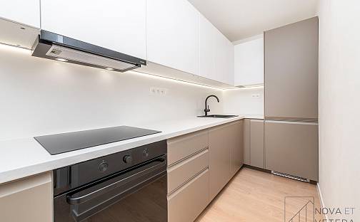 Prodej bytu 5+kk 104 m², Vybíralova, Praha 9 - Černý Most