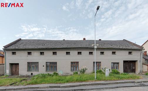 Prodej domu 280 m² s pozemkem 1 417 m², Charváty - Čertoryje, okres Olomouc