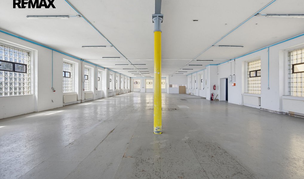 Prodej výrobních prostor 2 350 m², Aš – náhled fotky 28