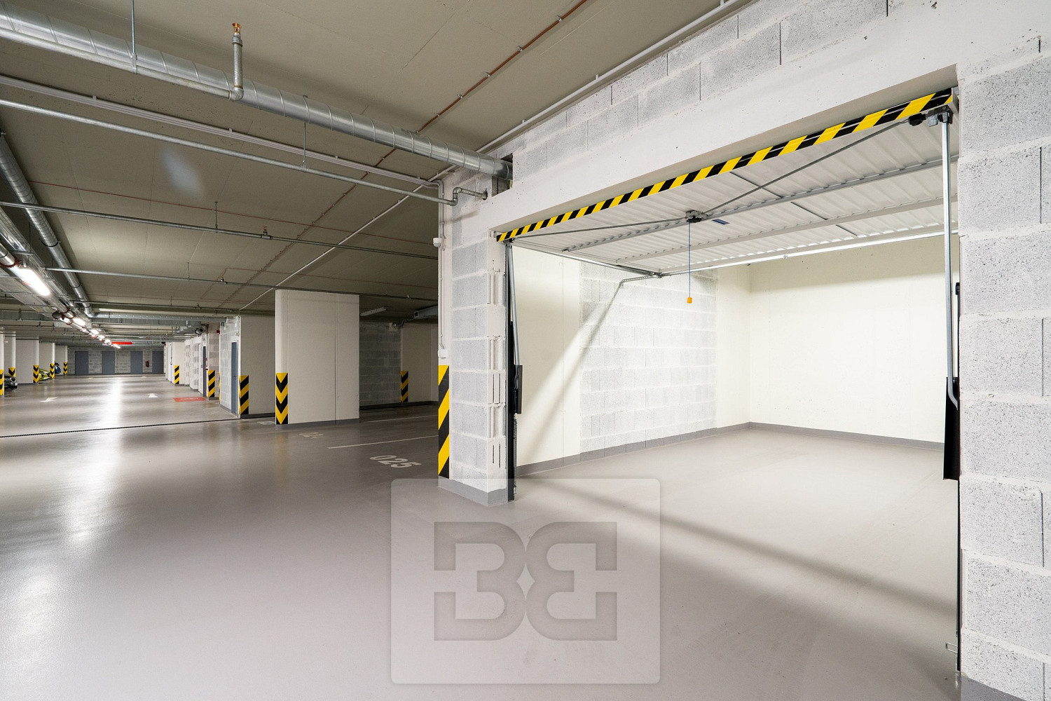 Pronájem garáže 20 m2, praha - vysočany