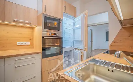 Pronájem bytu 3+1 72 m², Benešovo nábřeží, Zlín