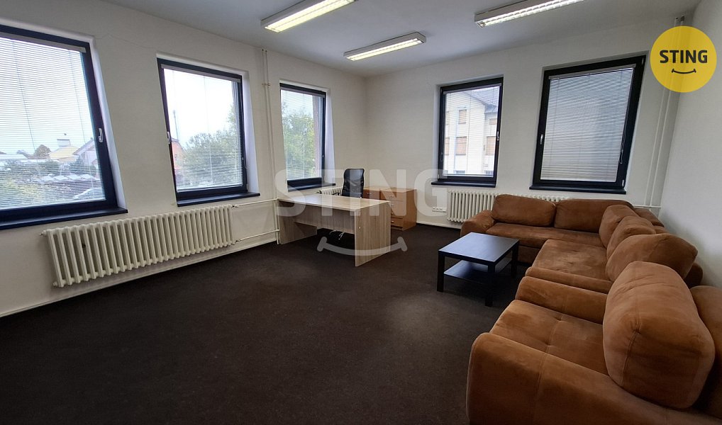 Pronájem kanceláře 22 m², Kunovice – náhled fotky 4