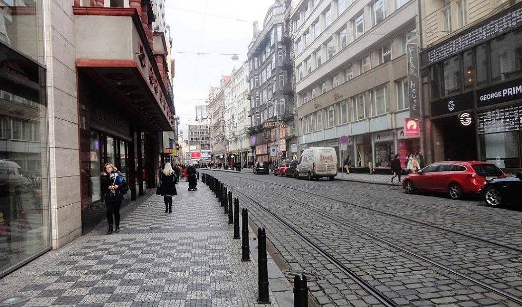 Pronájem obchodních prostor 180 m², Praha – náhled fotky 2