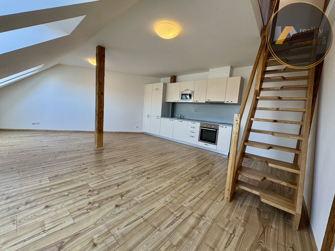 Prodej bytu 3+kk 106 m² – pohled 6