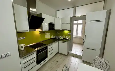 Pronájem bytu 1+1 38 m², Jízdárenská, Karlovy Vary