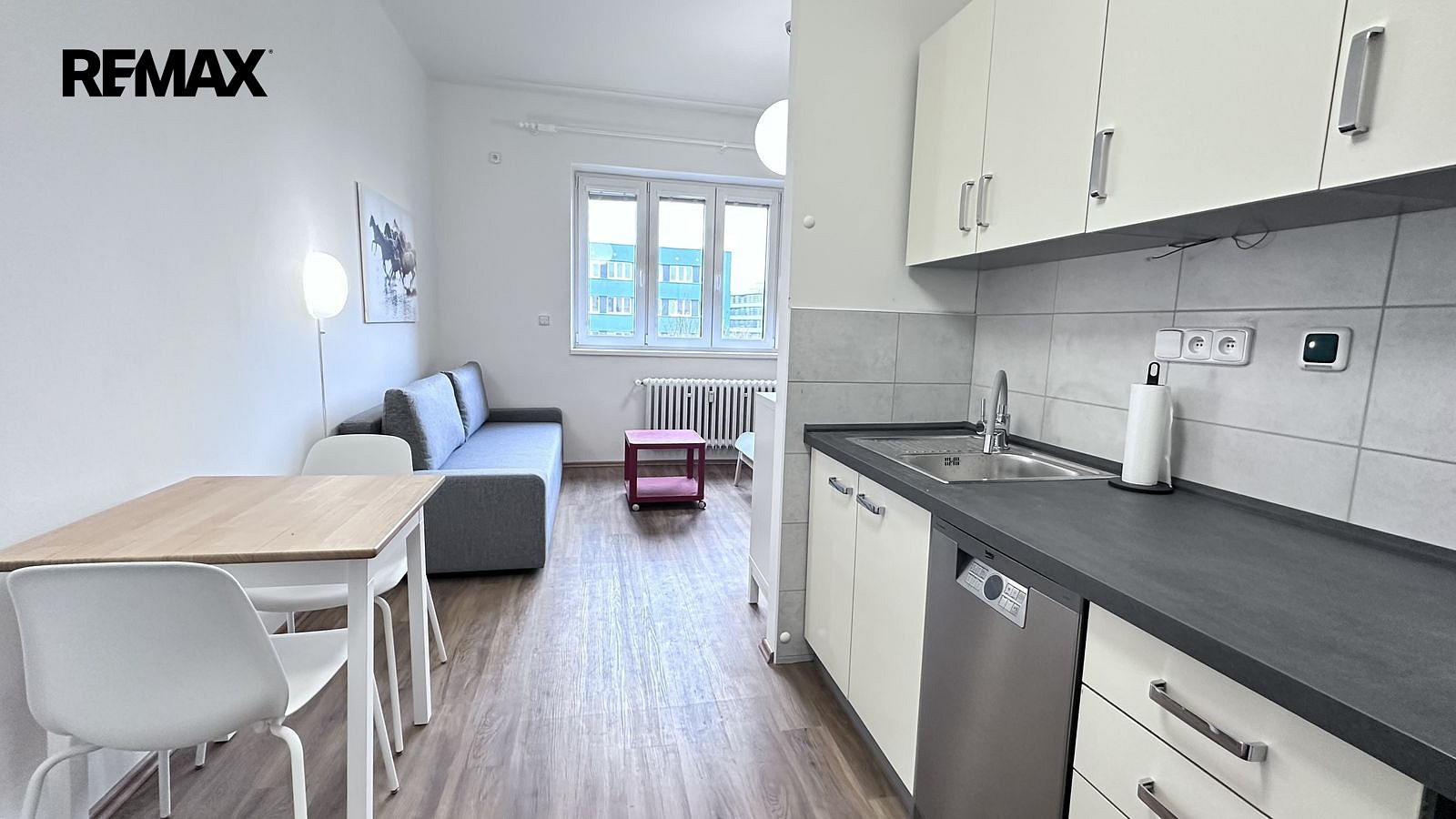 Pronájem bytu 1+kk 38 m² — photo 3
