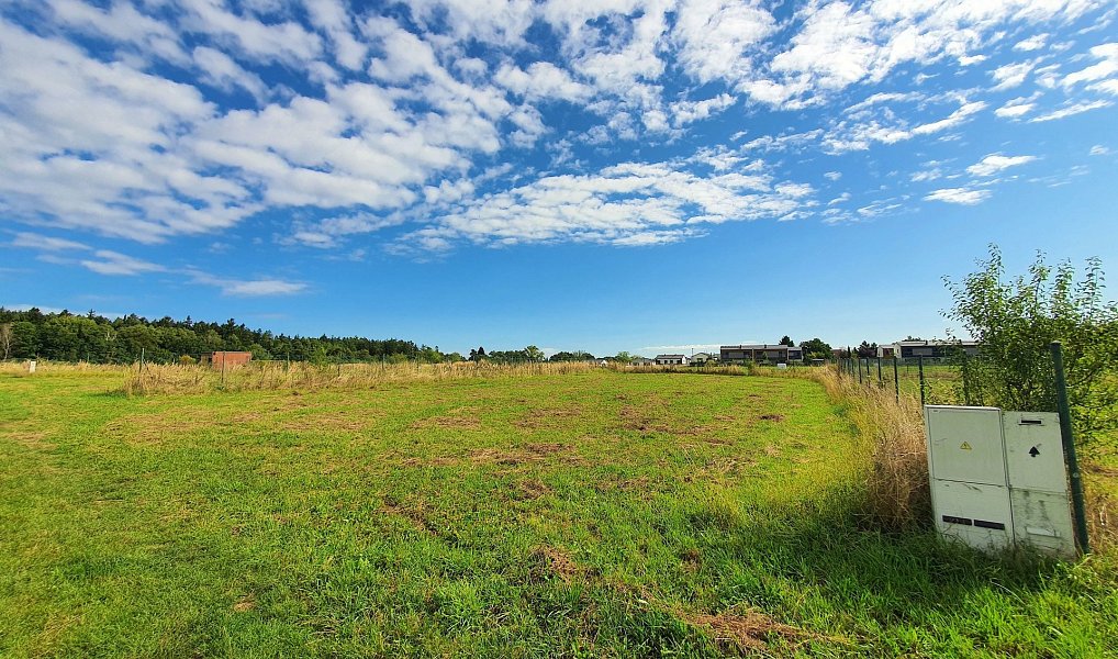 Prodej stavebního pozemku 924 m², Babice – náhled fotky 3