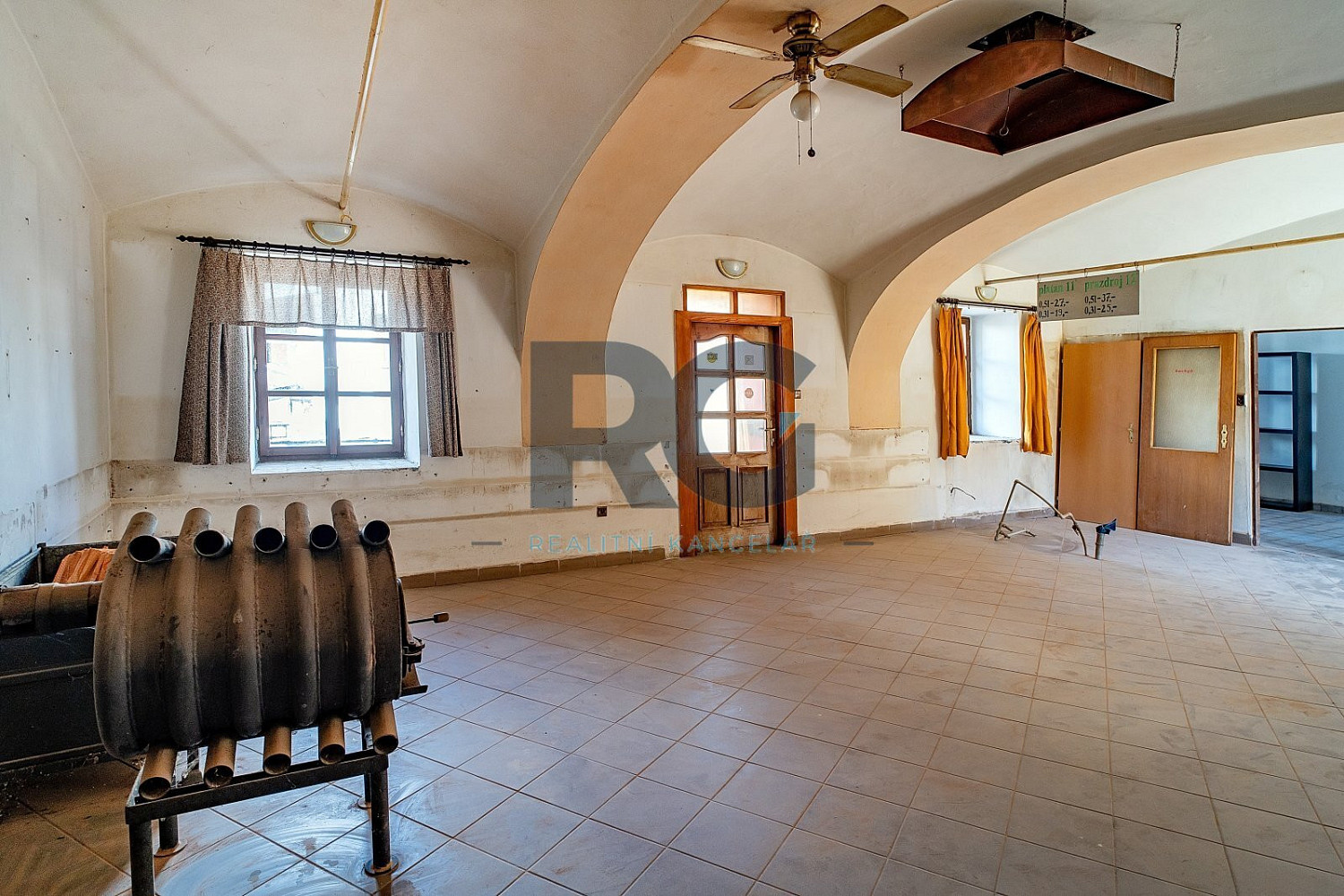 Prodej obchodních prostor 140 m² – fotografie 4
