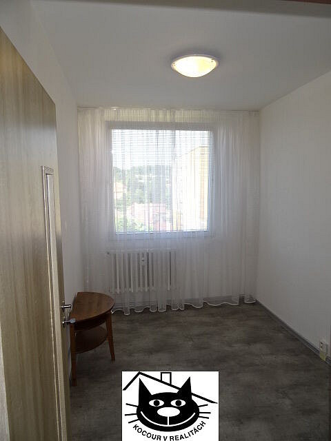 Pronájem bytu 2+kk 40 m² – fotografie 3