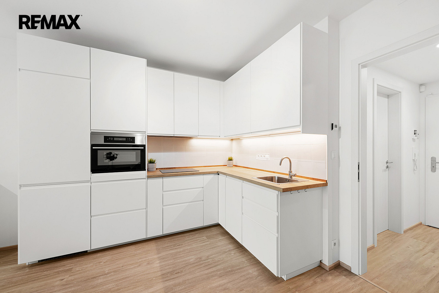 Pronájem bytu 1+kk 37 m² — photo 5