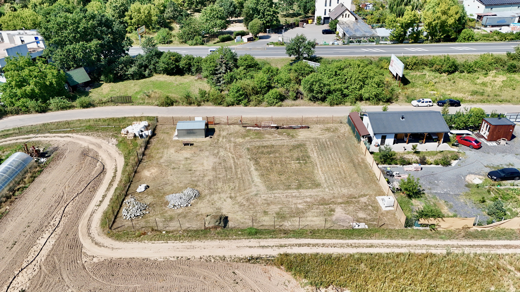 Pronájem komerčního pozemku 1 215 m² – fotografie 5