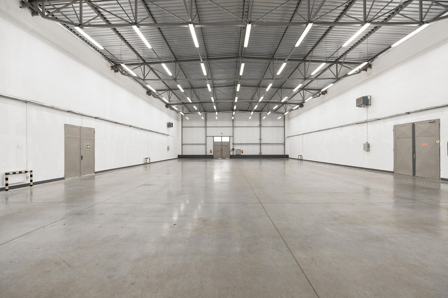 Pronájem skladovacích prostor 1 395 m² – fotografie 3