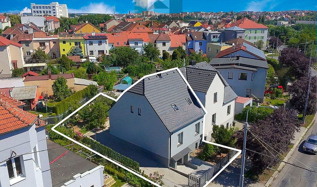 Prodej domu 200 m² s pozemkem 296 m², Plzeň – náhled fotky 2
