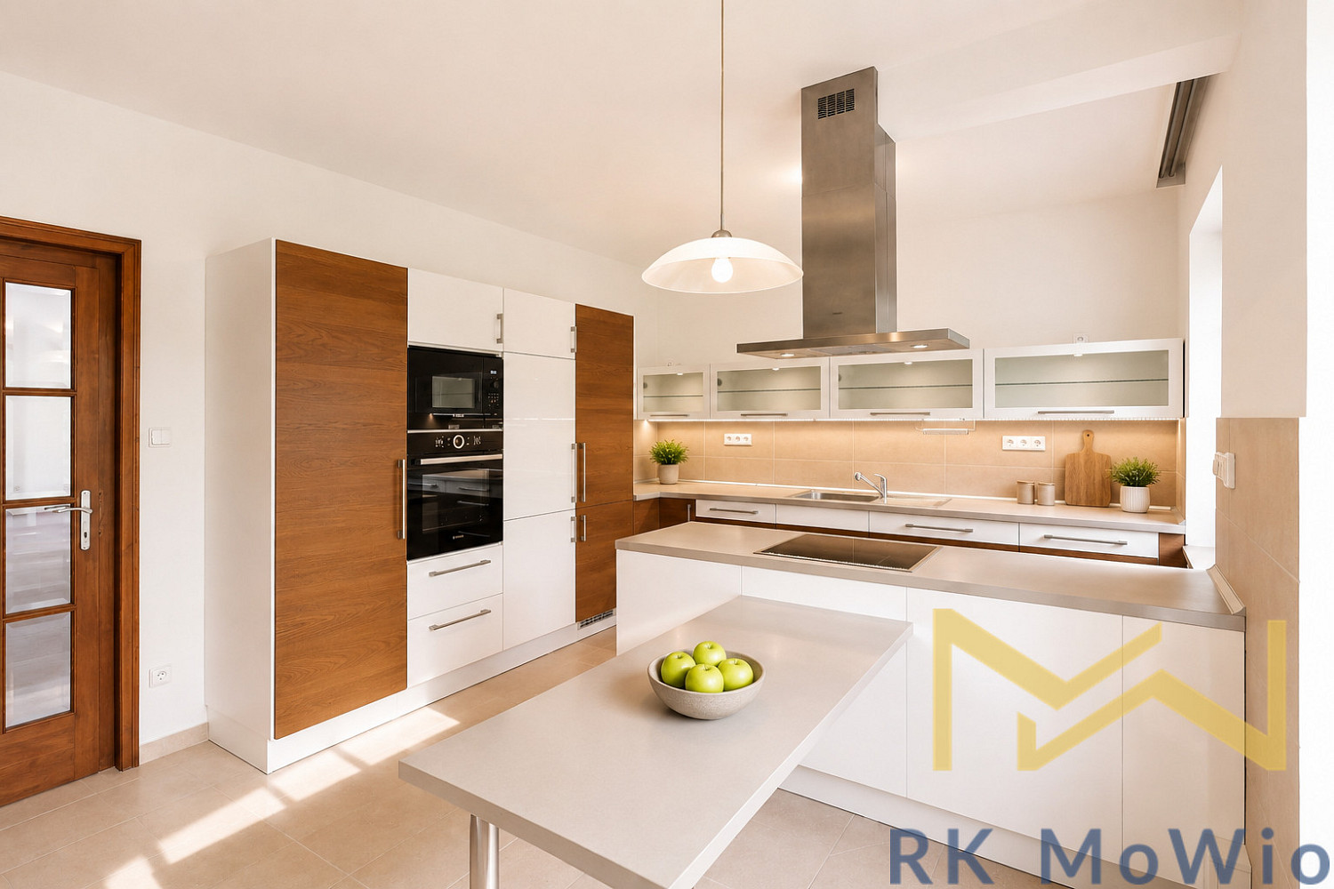 Pronájem domu 417 m² s pozemkem 999 m² – fotografie 2