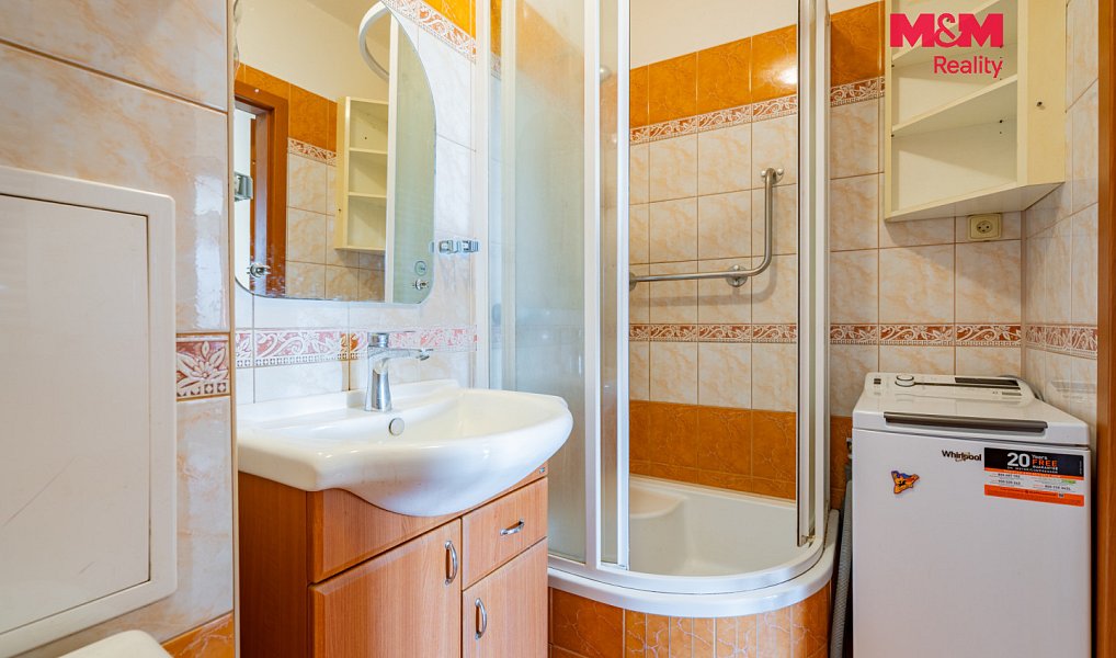 Prodej bytu 4+1 70 m², Větřní – náhled fotky 16