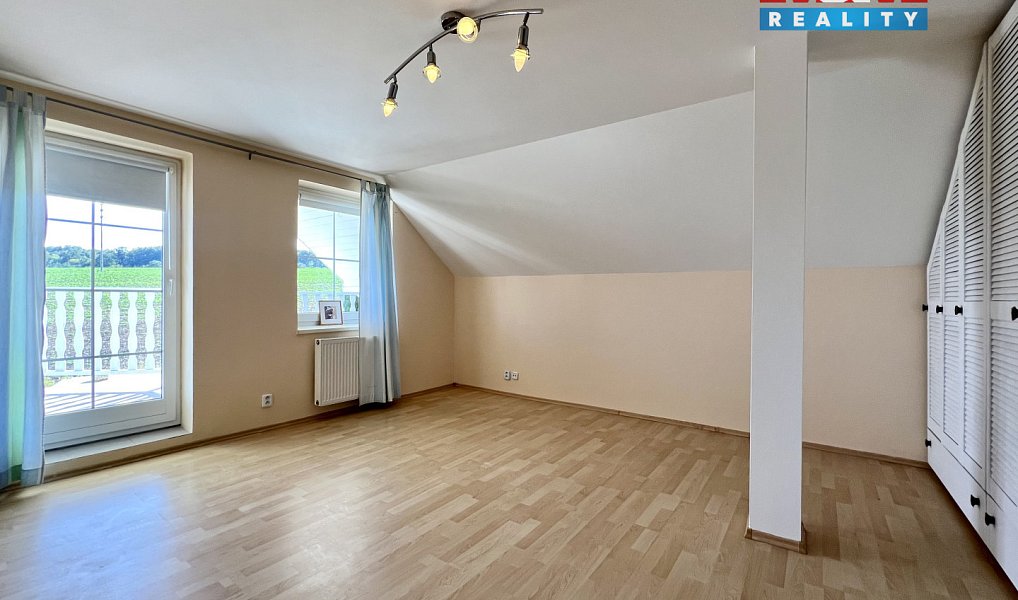 Prodej domu 200 m² s pozemkem 831 m², Panenské Břežany – náhled fotky 12