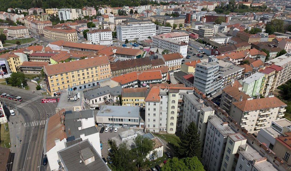 Parkovací stání u ulice Křídlovická, Brno – náhled fotky 9
